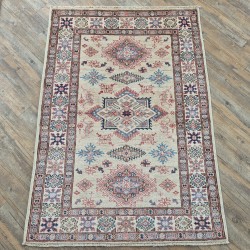 Super Kazak Rug 134cm x 96cm – Hand-Spun Ghazni Wool in Cream Tones