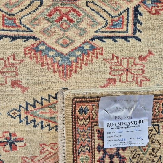 Super Kazak Rug 134cm x 96cm – Hand-Spun Ghazni Wool in Cream Tones