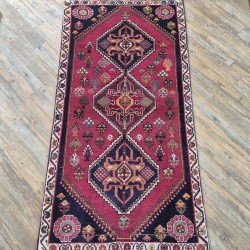 Persian Qashqai Rug 154cm x 78cm – Red & Blue Tribal Wool Runner Persian Qashqai Rug 154cm x 78cm – Red & Blue Tribal Wool Runner