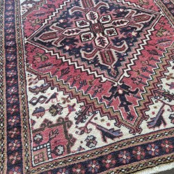 Hand-Knotted Persian Heriz Rug 143cm x 108cm – Soft Multi-Coloured Wool Pile Rug