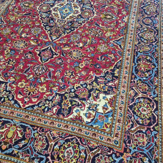 Red Persian Kashan Rug 310cm x 210cm – Traditional Hand-Knotted Carpet Red Persian Kashan Rug 310cm x 210cm – Traditional Hand-Knotted Carpet