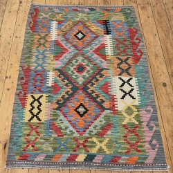 Vegetable Dyed Kilim Rug 142cm x 100cm – Handwoven Wool Flatweave