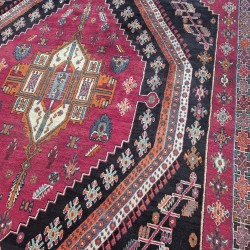 Fine Persian Qashqai Rug 314cm x 210cm – Vegetable Dyed Wool Tribal Carpet