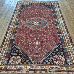 Vintage Persian Qashqai Nomadic Carpet 268cm x 170cm – Soft Pink & Red Tribal Rug
