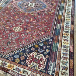 Vintage Persian Qashqai Nomadic Carpet 268cm x 170cm – Soft Pink & Red Tribal Rug