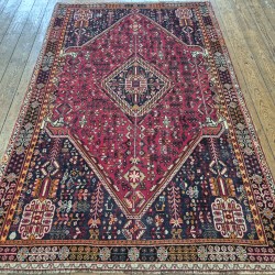Vegetable Dyed Persian Qashqai Rug 248cm x 159cm – Rich Red Tribal Wool Carpet