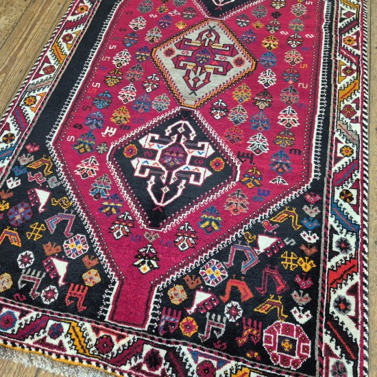 Persian Qashqai Nomadic Rug 184cm x 113cm – Red Tribal Wool Rug Persian Qashqai Nomadic Rug 184cm x 113cm – Red Tribal Wool Rug
