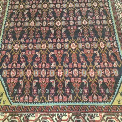  Hand-Knotted Persian Senneh Rug 138cm x 96cm – Black, Red & Cream Wool Rug