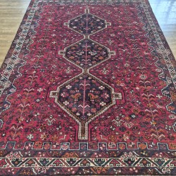 Vegetable Dyed Persian Shiraz Rug 291cm x 215cm – Natural Wool Red Mix Colours