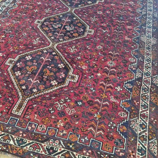 Vegetable Dyed Persian Shiraz Rug 291cm x 215cm – Natural Wool Red Mix Colours Vegetable Dyed Persian Shiraz Rug 291cm x 215cm – Natural Wool Red Mix Colours