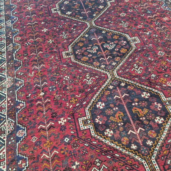 Vegetable Dyed Persian Shiraz Rug 291cm x 215cm – Natural Wool Red Mix Colours Vegetable Dyed Persian Shiraz Rug 291cm x 215cm – Natural Wool Red Mix Colours