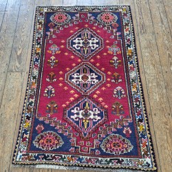 Persian Shiraz Rug 144cm x 93cm – Red Tribal Wool Rug