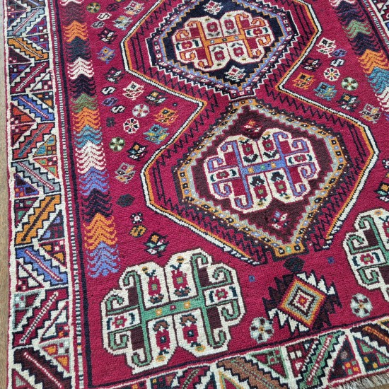 Persian Shiraz Rug 173cm x 113cm – Red Tribal Wool Rug Persian Shiraz Rug 173cm x 113cm – Red Tribal Wool Rug