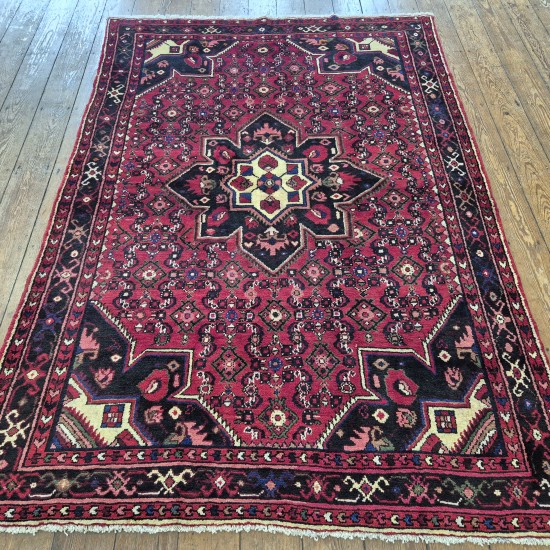 Persian Hossainabad Rug 235cm x 160cm – Traditional Red Hand-Knotted Carpet Persian Hossainabad Rug 235cm x 160cm – Traditional Red Hand-Knotted Carpet